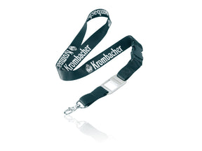 Schwarzes Schlüsselband mit weißem Krombacher-Logo und integriertem Flaschenöffner.
