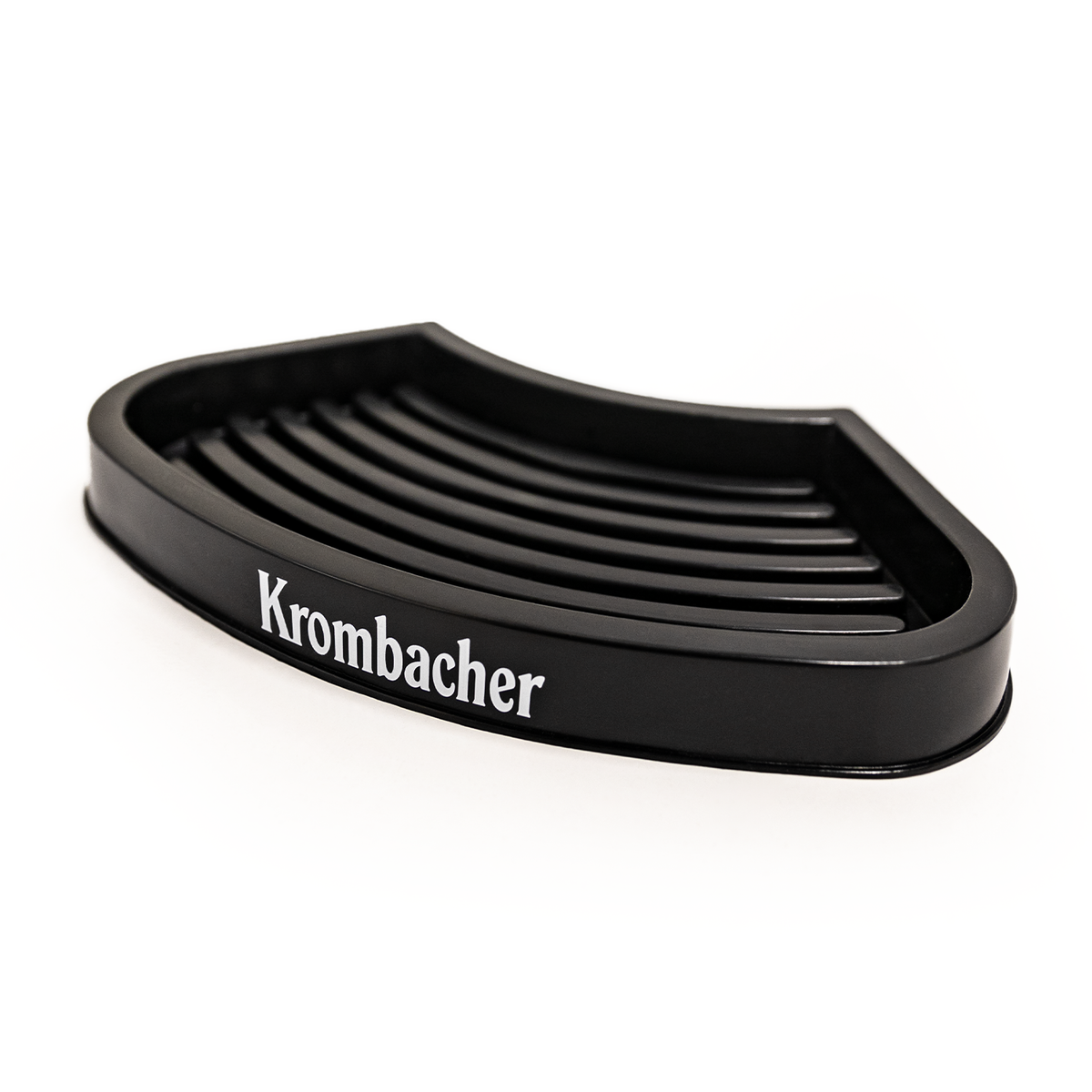Schwarze Tropfschale aus Kunststoff mit weißem Krombacher Logo Aufdruck.