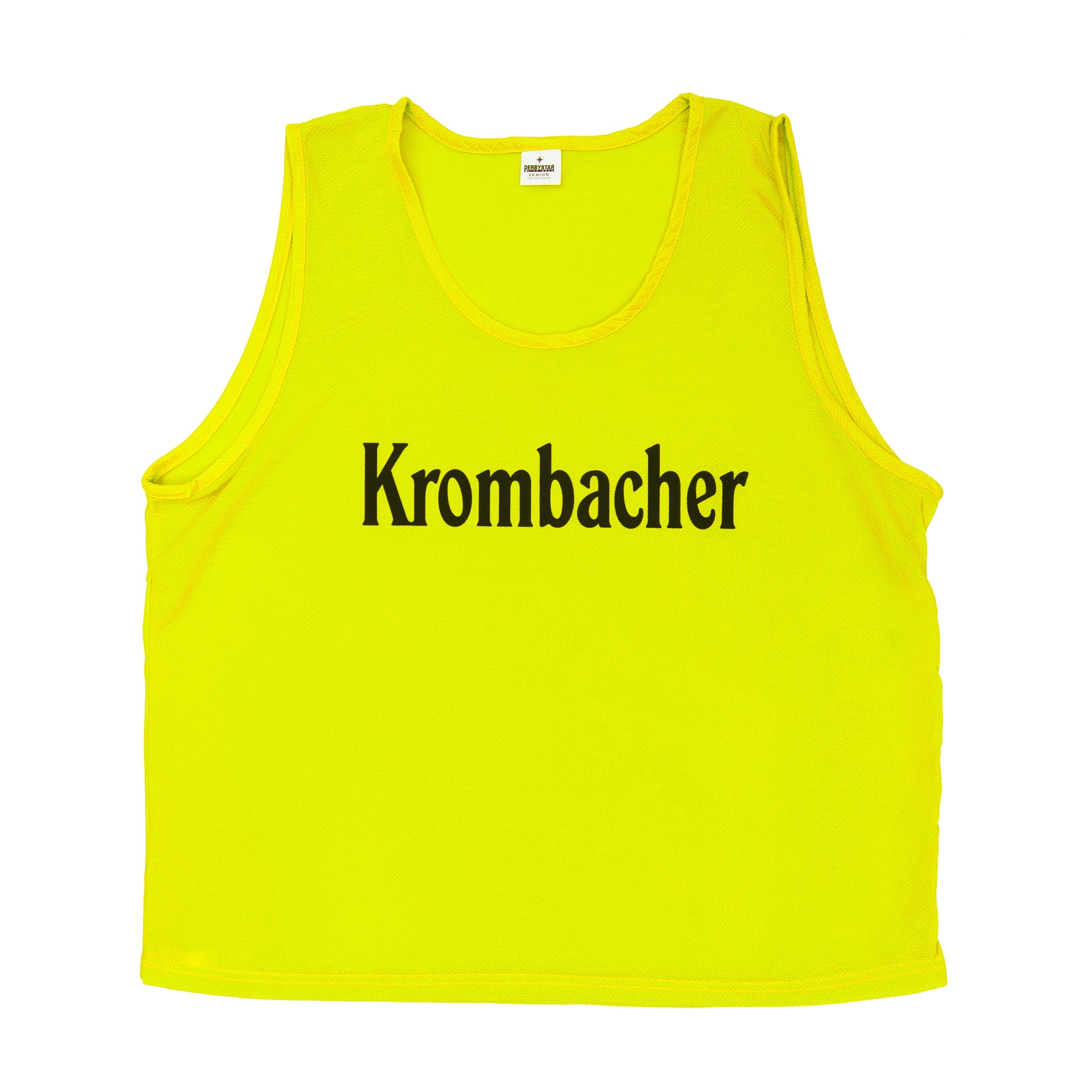 Gelbes Markierungshemd mit schwarzem Schriftzug 'Krombacher'.