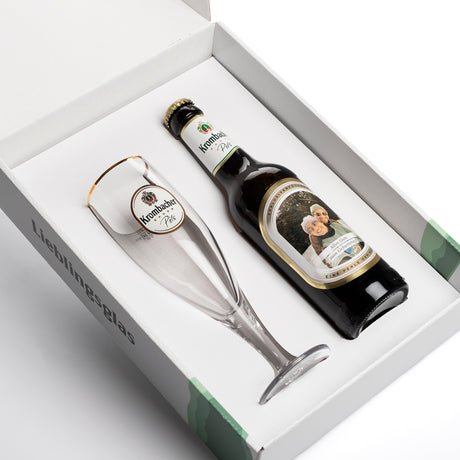 Krombacher Pils Flasche und Krombacher Pils Glas in weißer Geschenkverpackung mit Aufdruck 'Lieblingsglas'