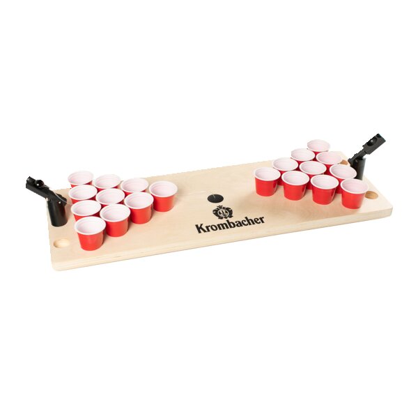 Mini Beerpongtisch aus Holz mit 20 roten Bechern, zwei Ballwerfern und Krombacher-Logo in der Mitte.