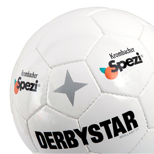 Weißer Fußball mit den Logos 'Krombacher Spezi' und 'DERBYSTAR Brillant TT' sowie einem grauen Stern.