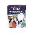 7483_krombachershop_Adventskalender_Produkt_004 Weihnachtliche Szene mit Marktständen, Menschen, geschmücktem Tannenbaum und Text 'Wir wünschen dir Frohe Weihnachten.' inklusive Platz einzutragen für wen der Adventskalender ist.