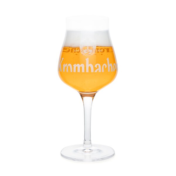 Krombacher-Sommelierglas mit goldenem Bier und weißem Schaum
