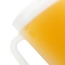 Nahaufnahme Pitcher mit Henkel gefüllt mit Krombacher Pils