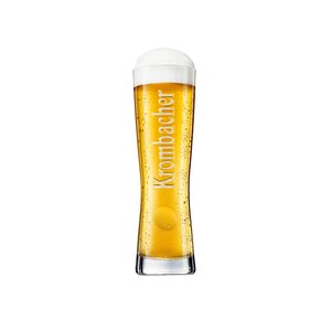 Frisches Krombacher Pils im Star Cup Premium Glas. Krombacher Pils in hohem, schlankem Glas mit Krombacher Schriftzug.