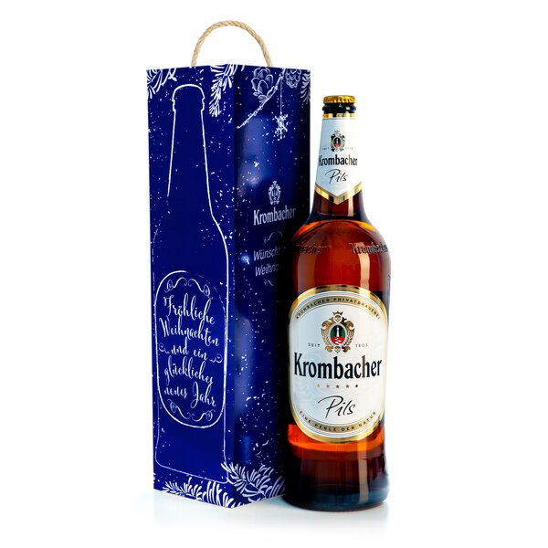 3-Liter Magnumflasche Krombacher Pils mit blauem Weihnachtsschuber und Tragegriff.